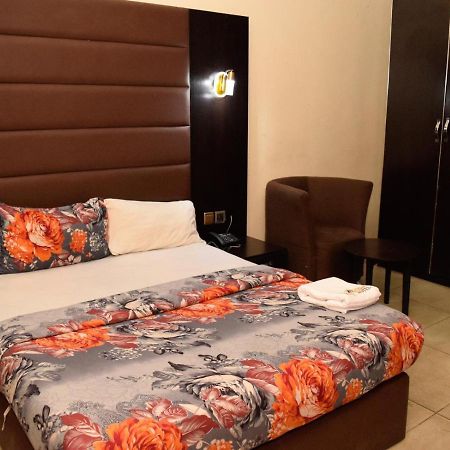 Bana Hotel & Suites Lagos Exterior photo