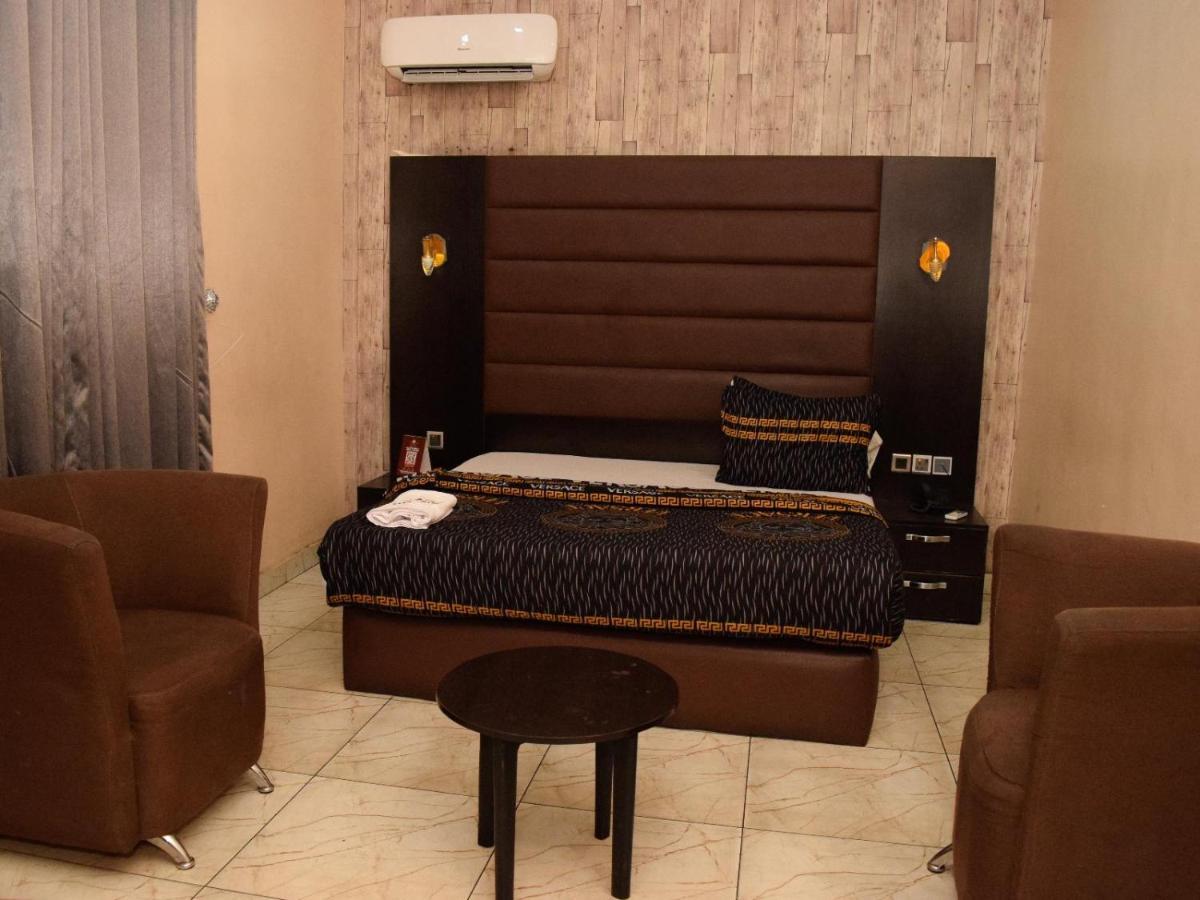 Bana Hotel & Suites Lagos Exterior photo