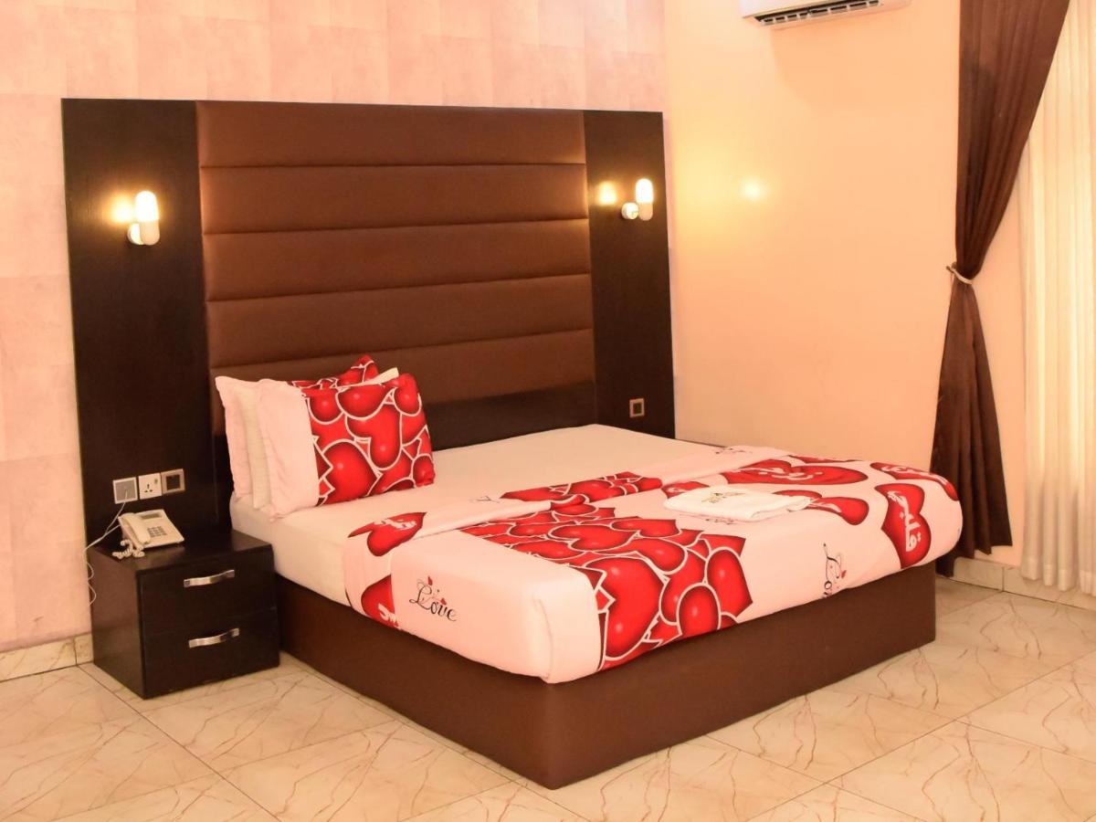 Bana Hotel & Suites Lagos Exterior photo