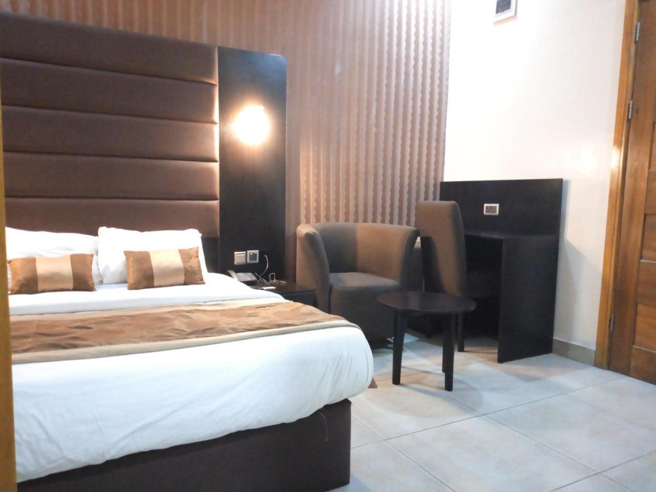 Bana Hotel & Suites Lagos Exterior photo