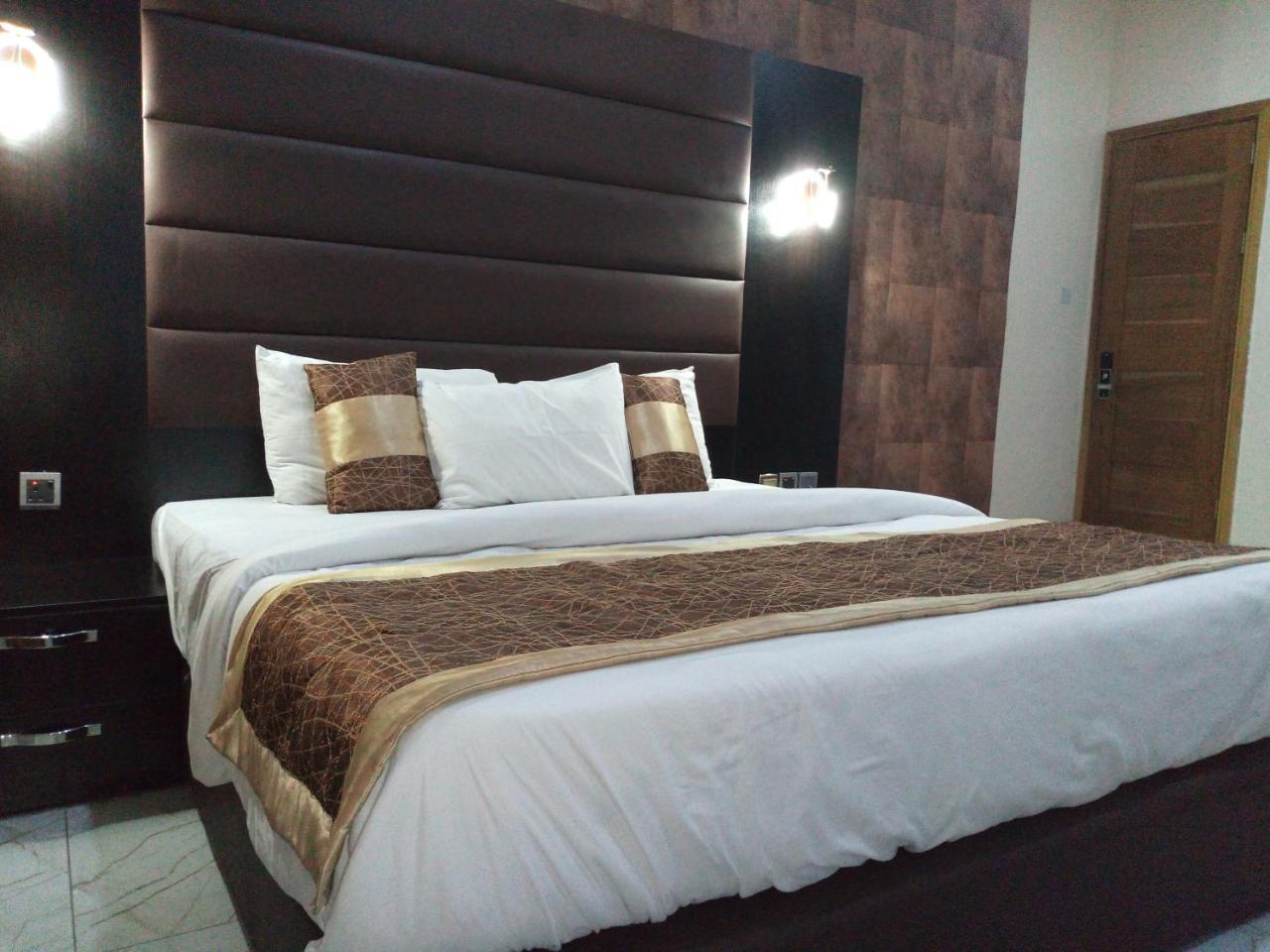 Bana Hotel & Suites Lagos Exterior photo