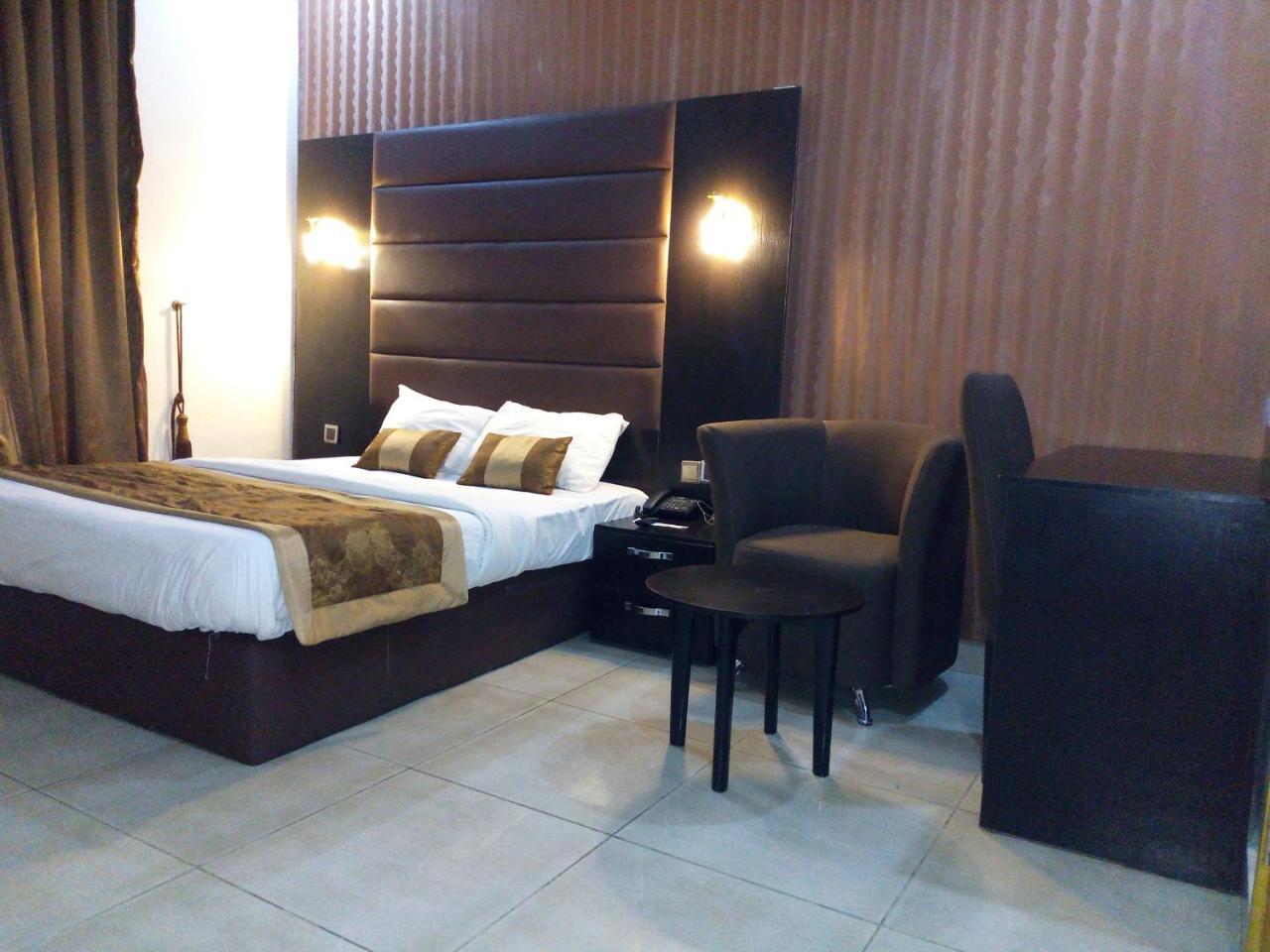 Bana Hotel & Suites Lagos Exterior photo