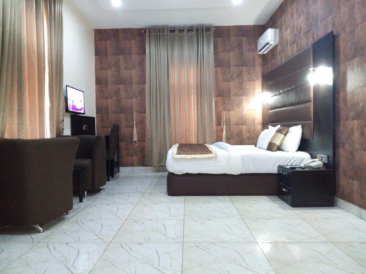 Bana Hotel & Suites Lagos Exterior photo
