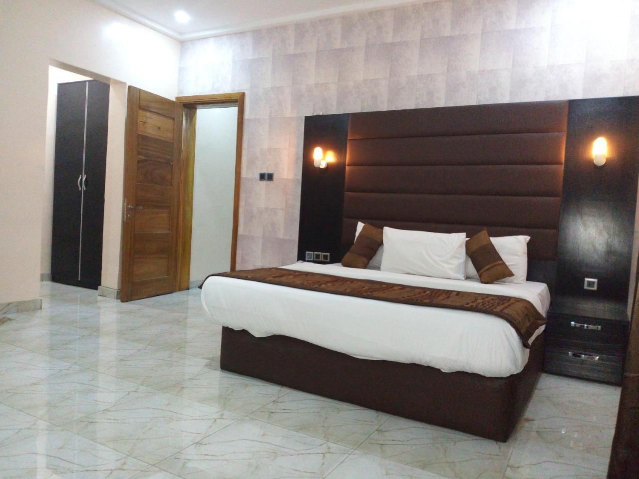 Bana Hotel & Suites Lagos Exterior photo
